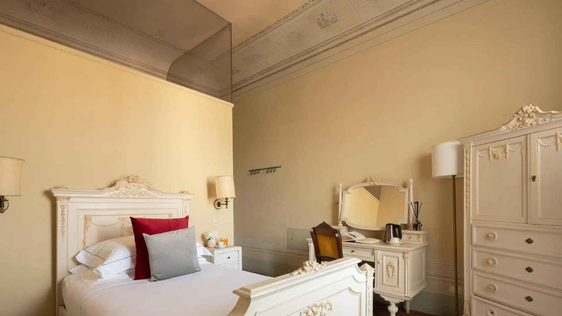 Loggiato Dei Serviti Florencia 3*,