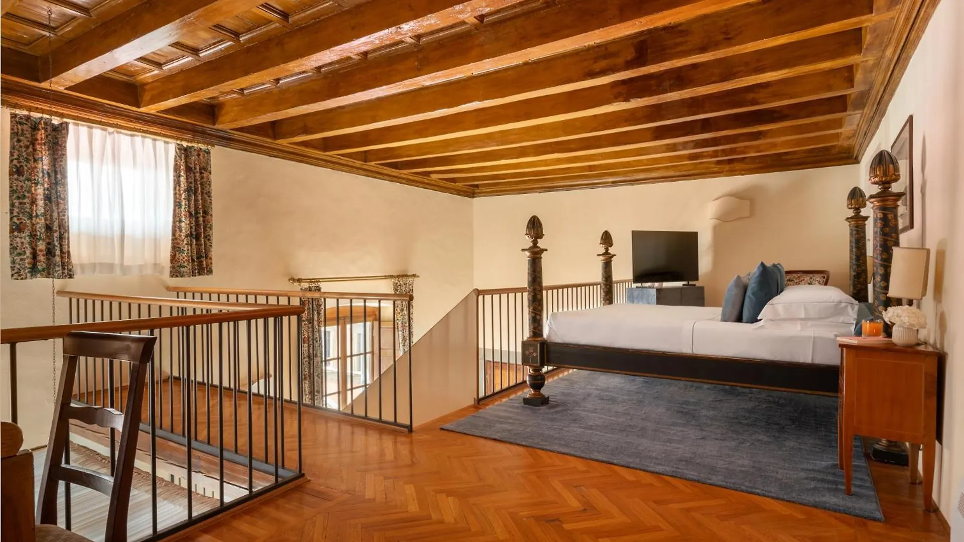 Loggiato Dei Serviti Florencia Italia