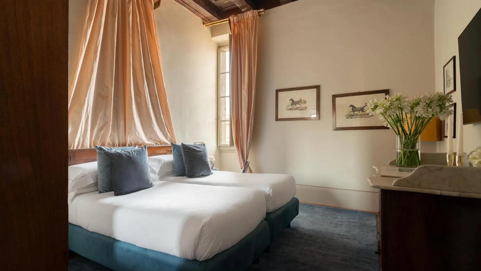 *** Hotel Loggiato Dei Serviti Florence Italy