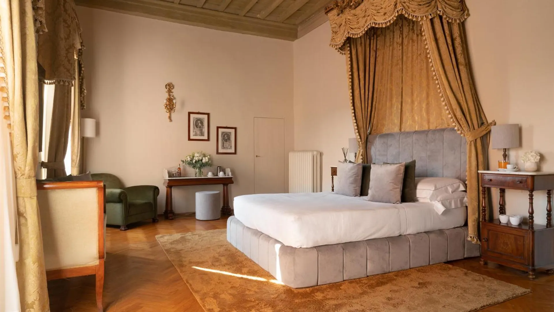 Loggiato Dei Serviti Florence 3*,