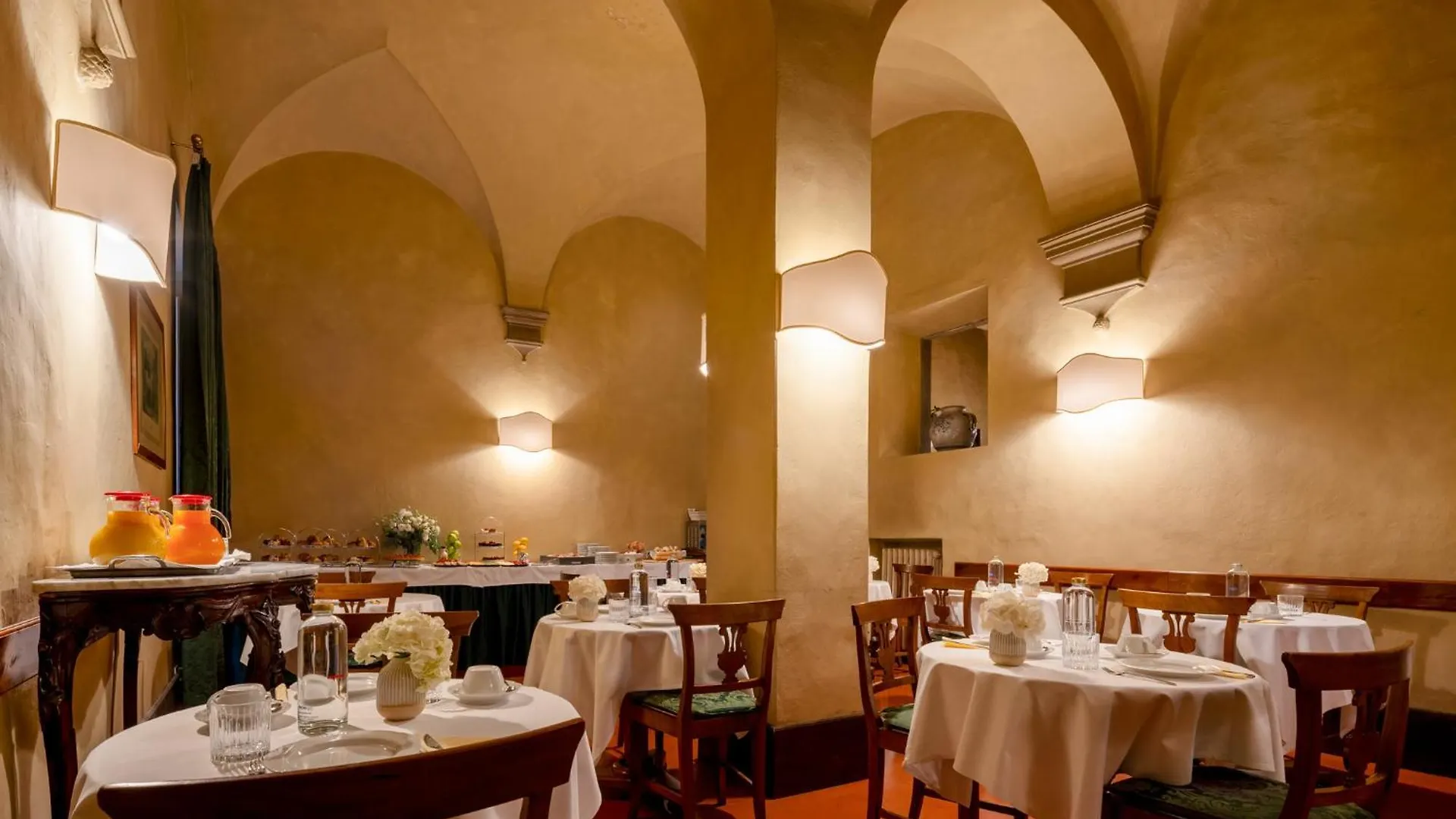 Loggiato Dei Serviti Florence 3*,  Italy