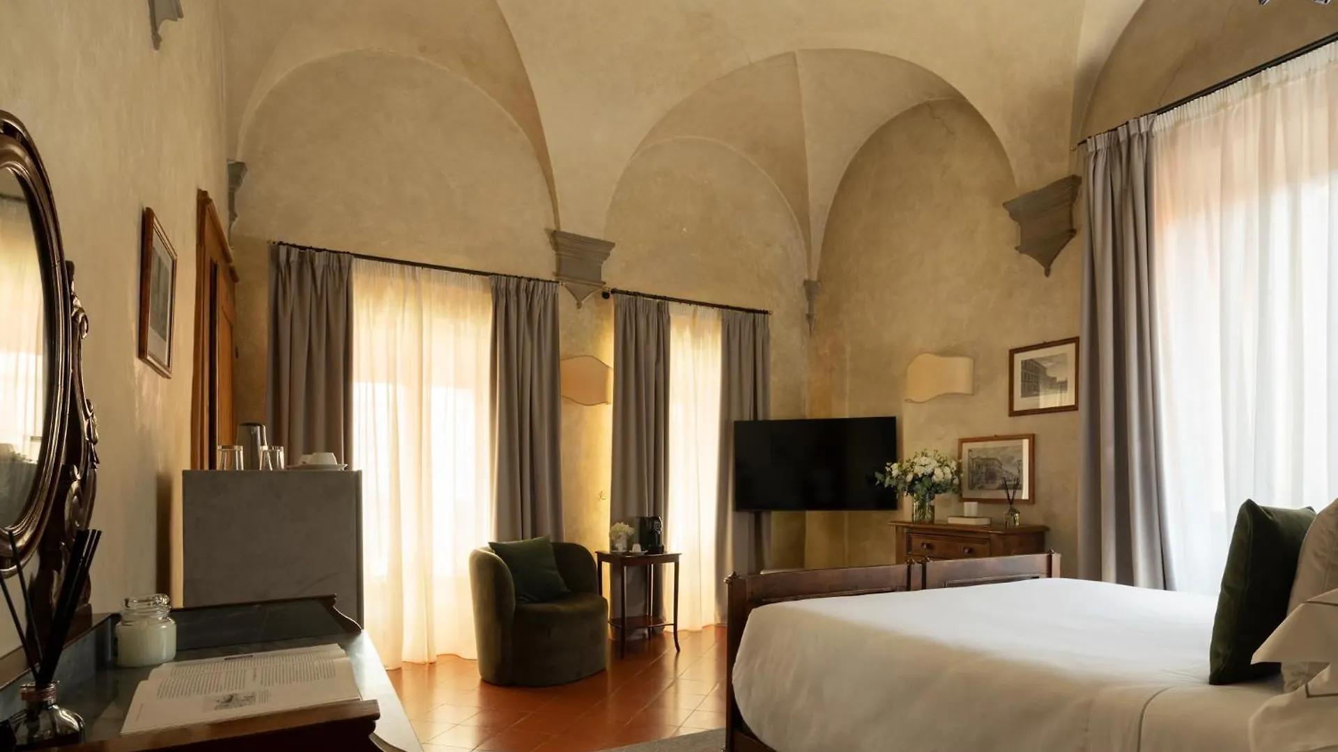 Loggiato Dei Serviti Florence 3*,